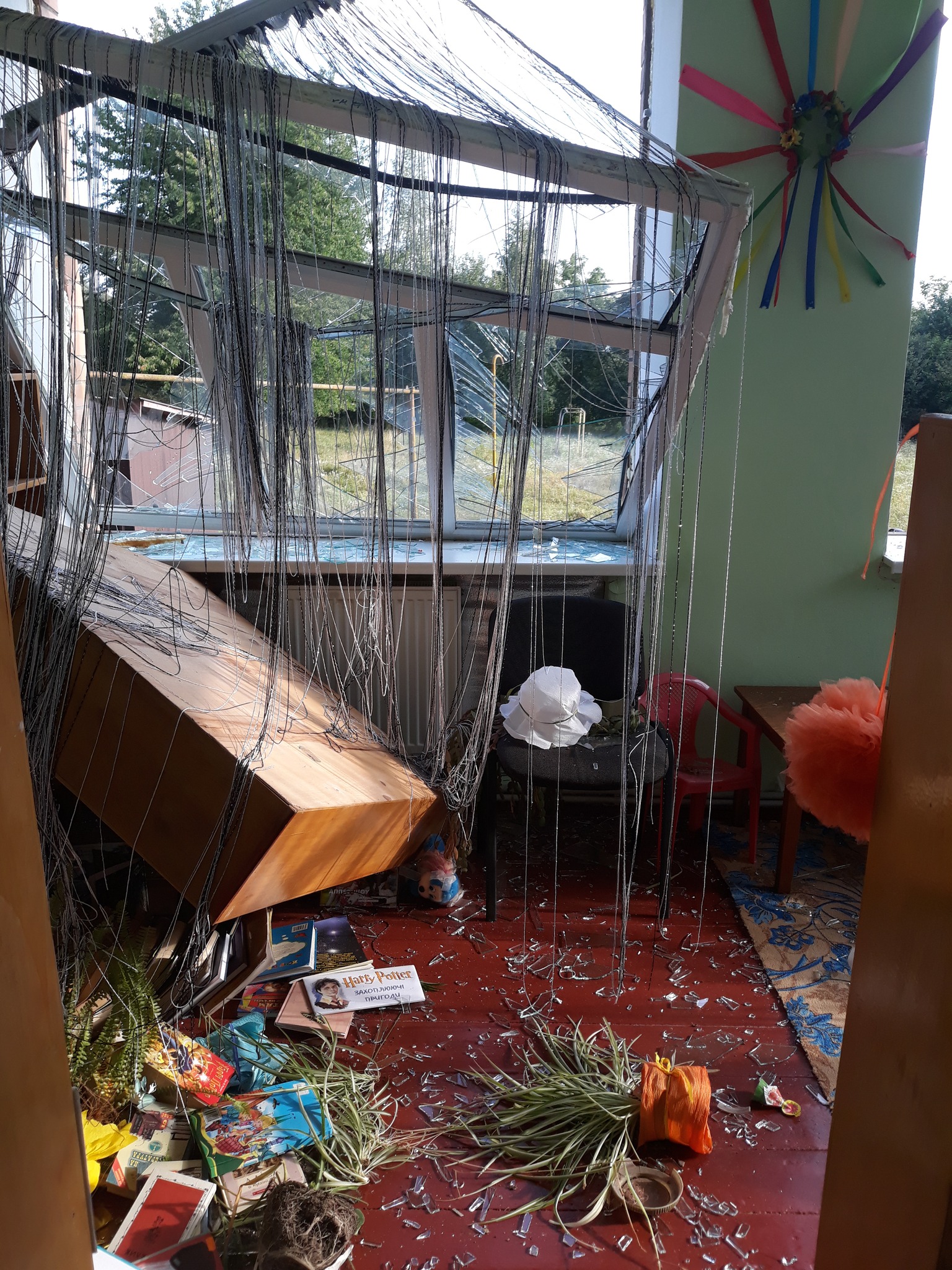 Новини Хмельницького - фото з Від початку повномасштабної війни на Хмельниччині пошкоджено 12 бібліотек Нет описания фото.