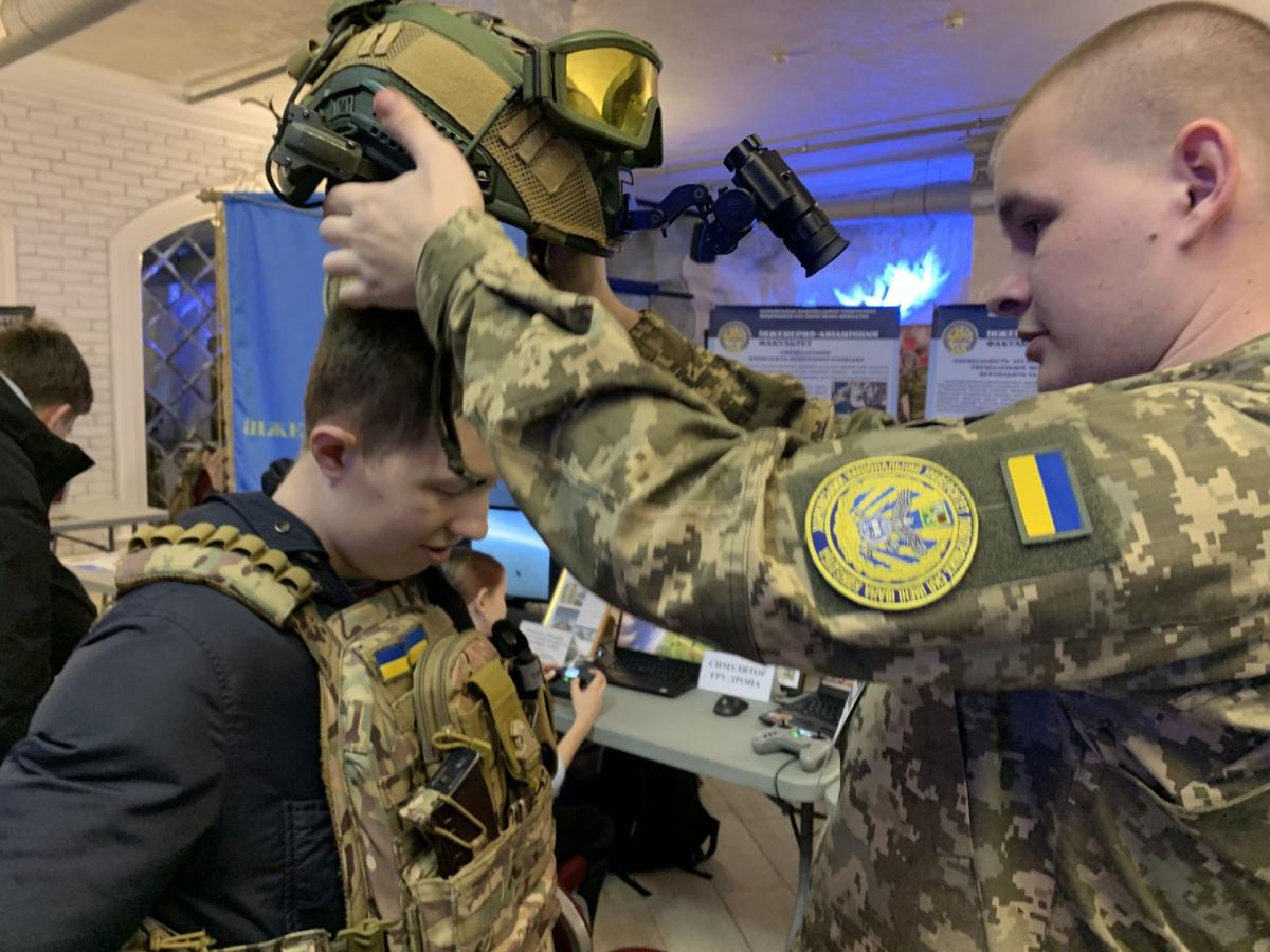 Новини Вінниці - фото з Повісток справді не роздавали. Як у Вінниці пройшов ярмарок військових вакансій від ТЦК