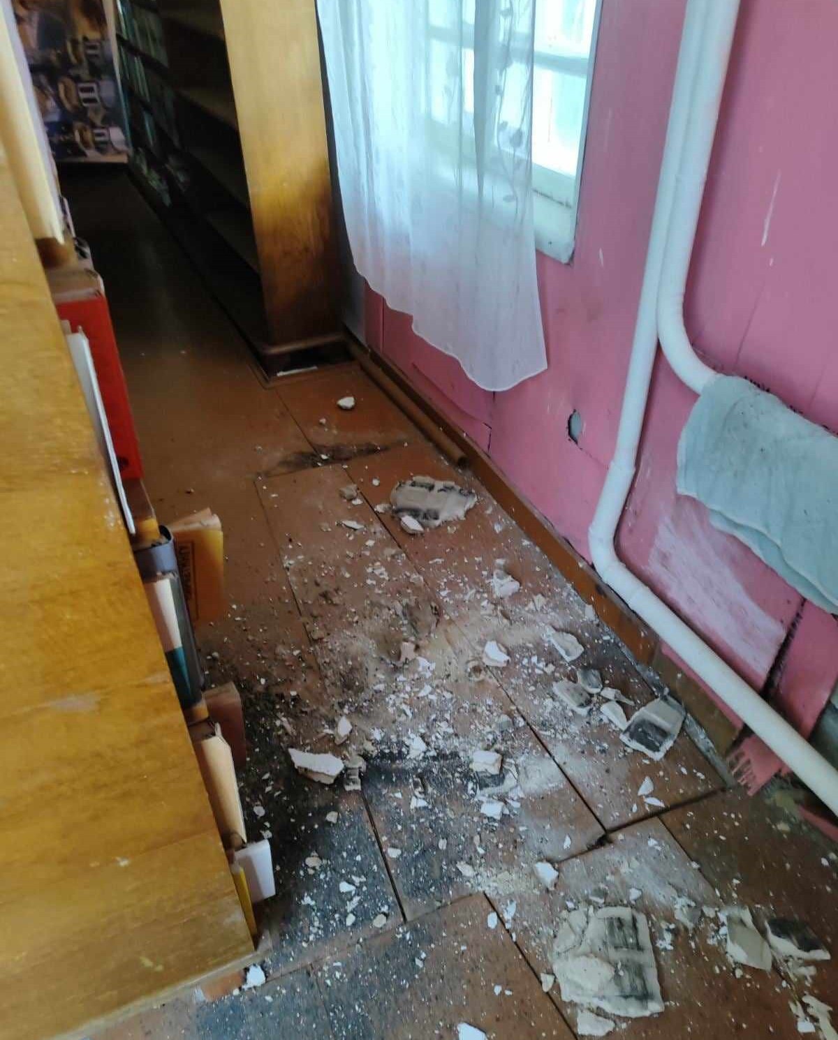 Новини Хмельницького - фото з Від початку повномасштабної війни на Хмельниччині пошкоджено 12 бібліотек Нет описания фото.