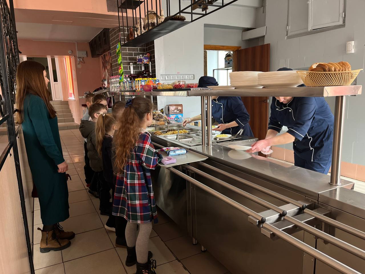 Новини Тернополя - фото з 50 гривень на обід. Чим годують у шкільних їдальнях – перевірили «20 хвилин»