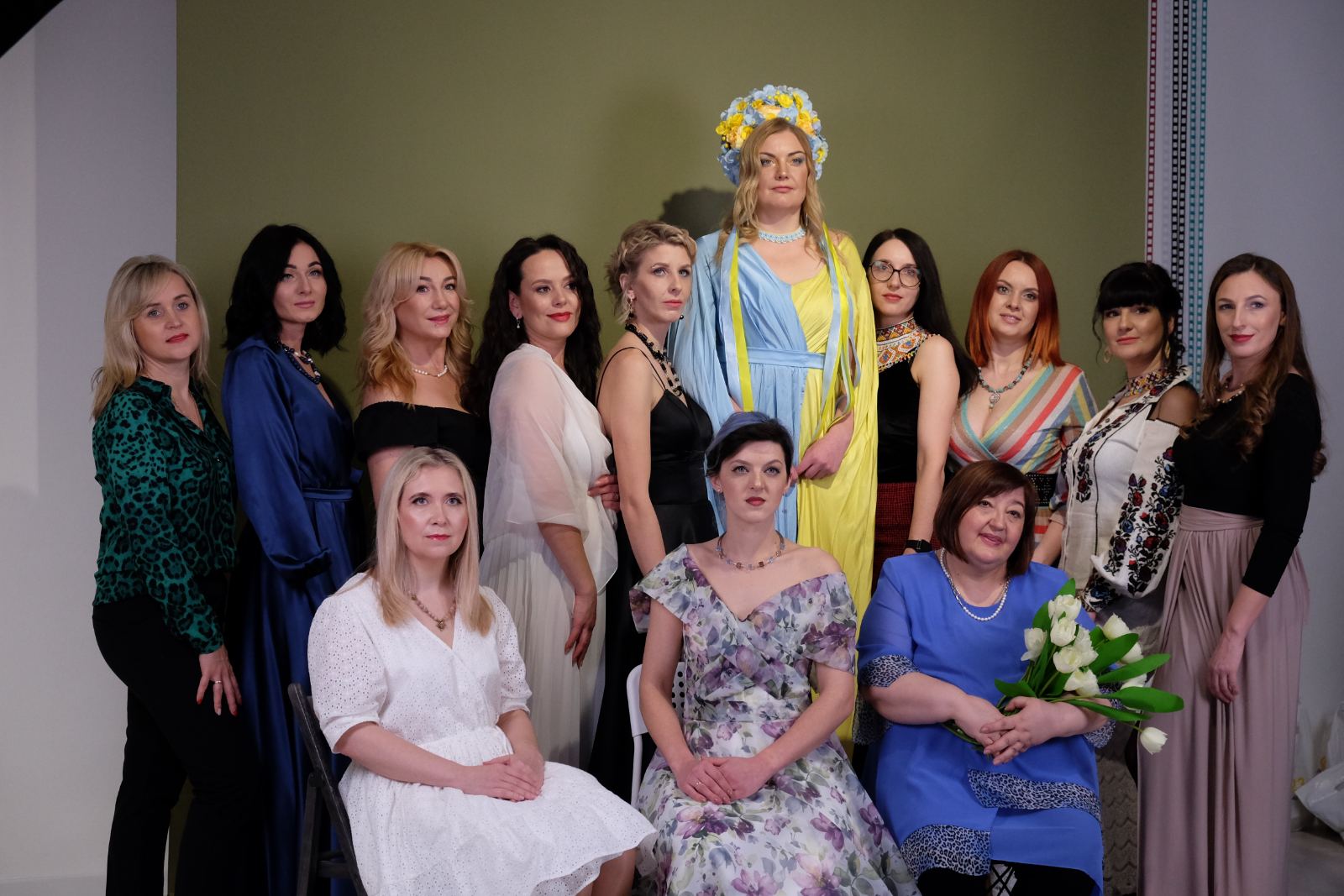 Новини Тернополя - фото з У сукнях і прикрасах ручної роботи: тернопільські волонтерки взяли участь у фотопроєкті