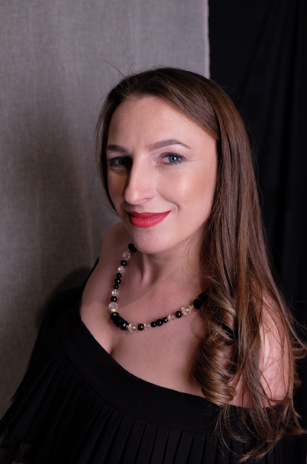 Новини Тернополя - фото з У сукнях і прикрасах ручної роботи: тернопільські волонтерки взяли участь у фотопроєкті