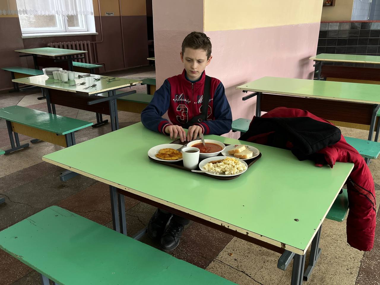 Новини Тернополя - фото з 50 гривень на обід. Чим годують у шкільних їдальнях – перевірили «20 хвилин»