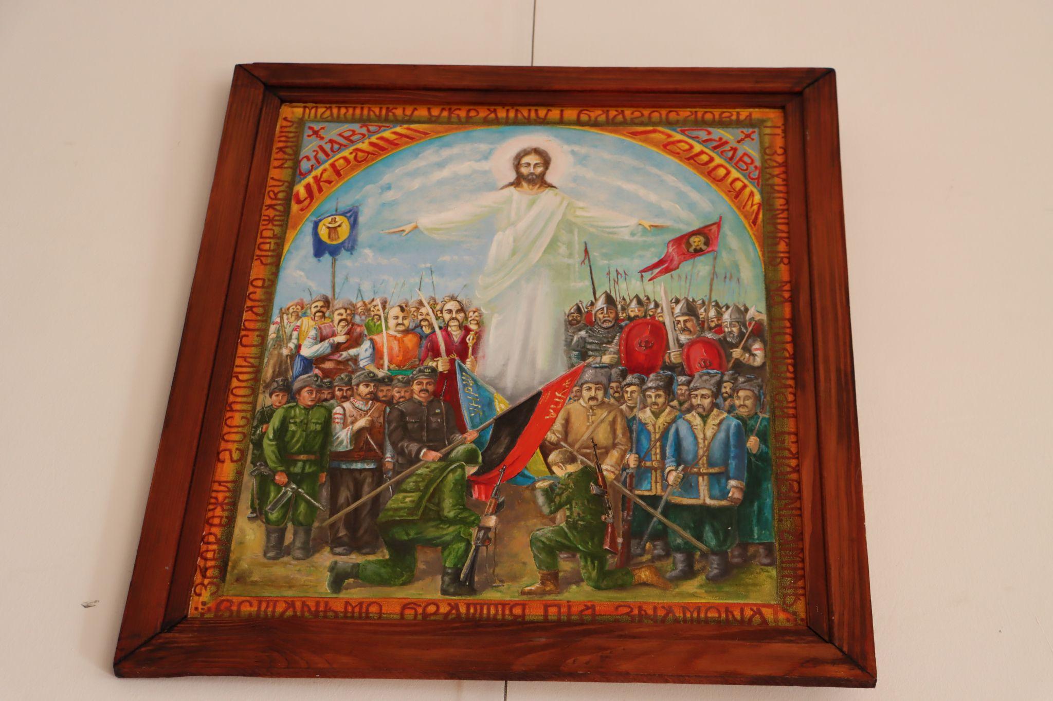 Новини Тернополя - фото з «Українські ангели»: у Тернополі військовий капелан з Луцька показав унікальні ікони