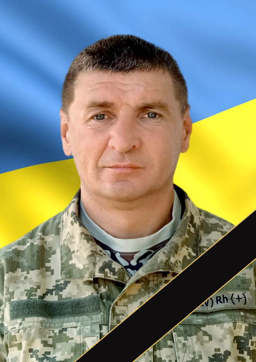 Новини Тернополя - фото з На Збаражчині прощаються із захисником Романом Ющишиним На зображенні може бути: 1 особа та текст