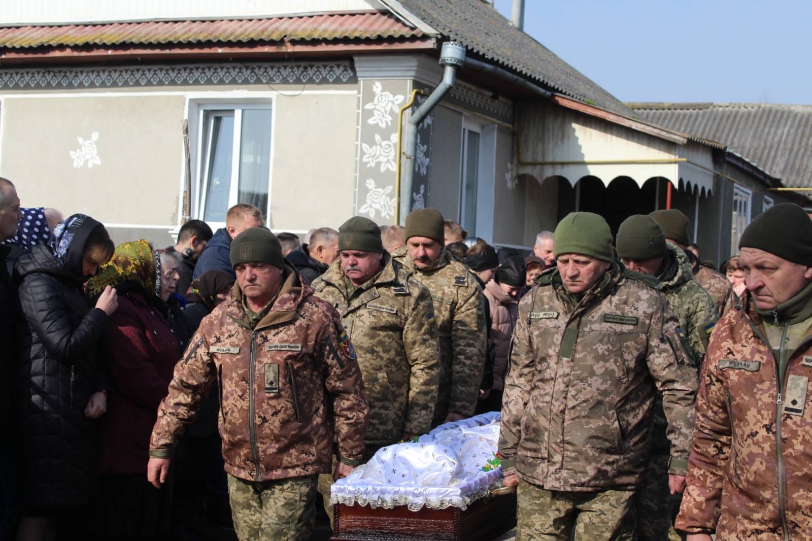 Новини Тернополя - фото з На Тернопільщині попрощалися із захисником Олександром Анімушком