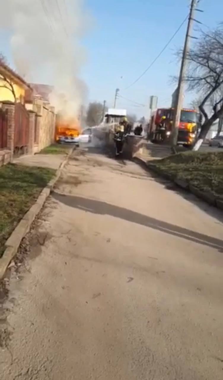 Новини Тернополя - фото з На Микулинецькій горіла автівка: подробиці пожежі