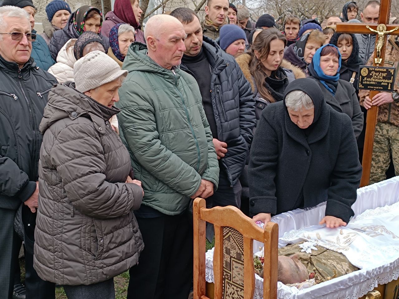Новини Тернополя - фото з У Залізцях прощаються із 33-річним захисником Іваном Григусом, якого розстріляли у полоні