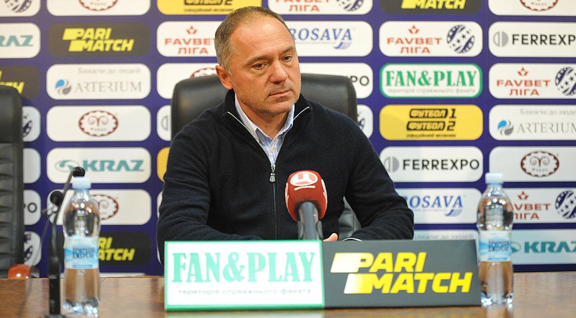 Новини Вінниці - фото з Легендарний Віталій Косовський нагороджує вінницьких футболістів і грає серед ветеранів