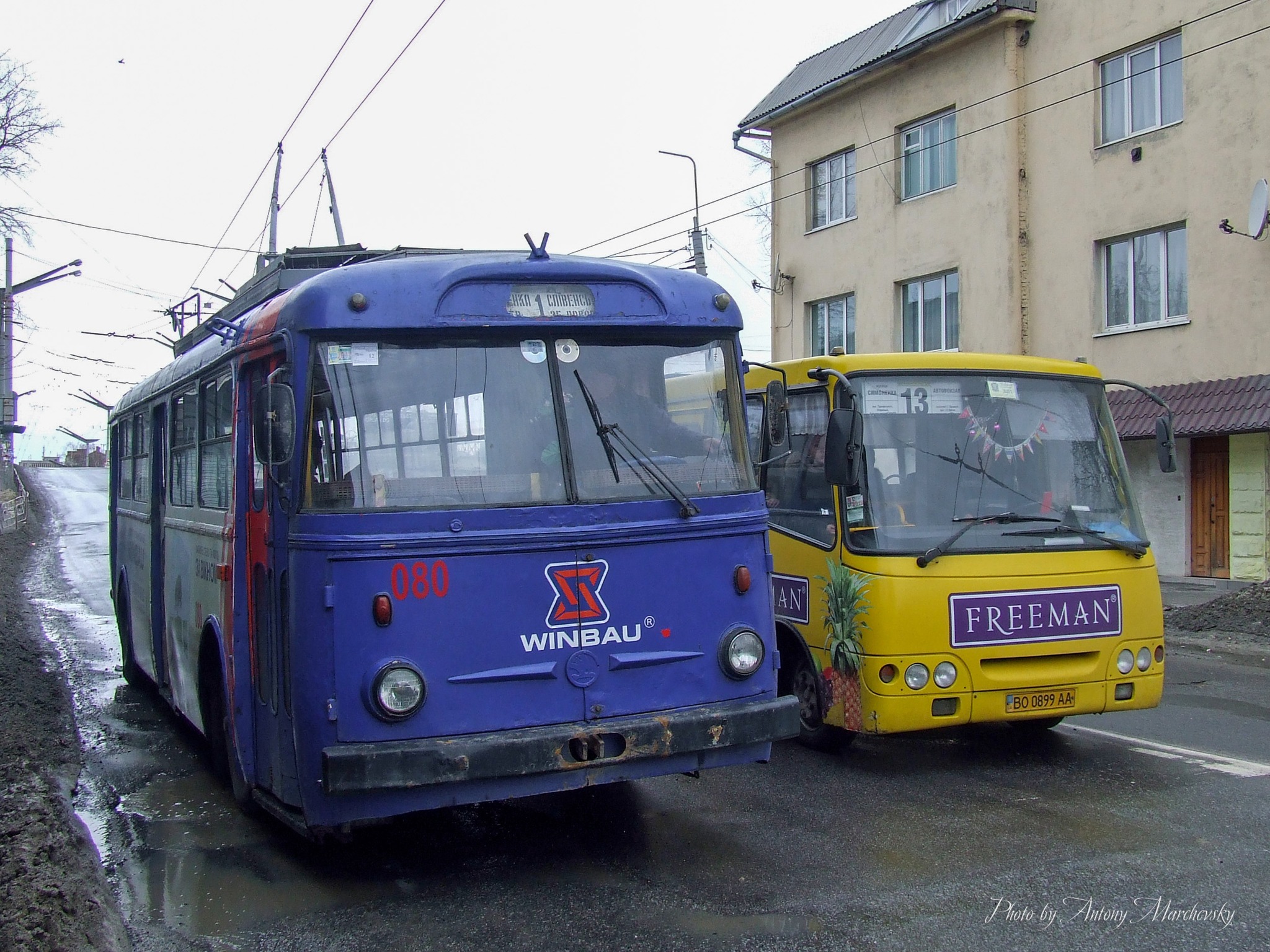 Новини Тернополя - фото з Який був громадський транспорт Тернополя 12 років тому: дивіться підбірку фото На зображенні може бути: трамвай та текст