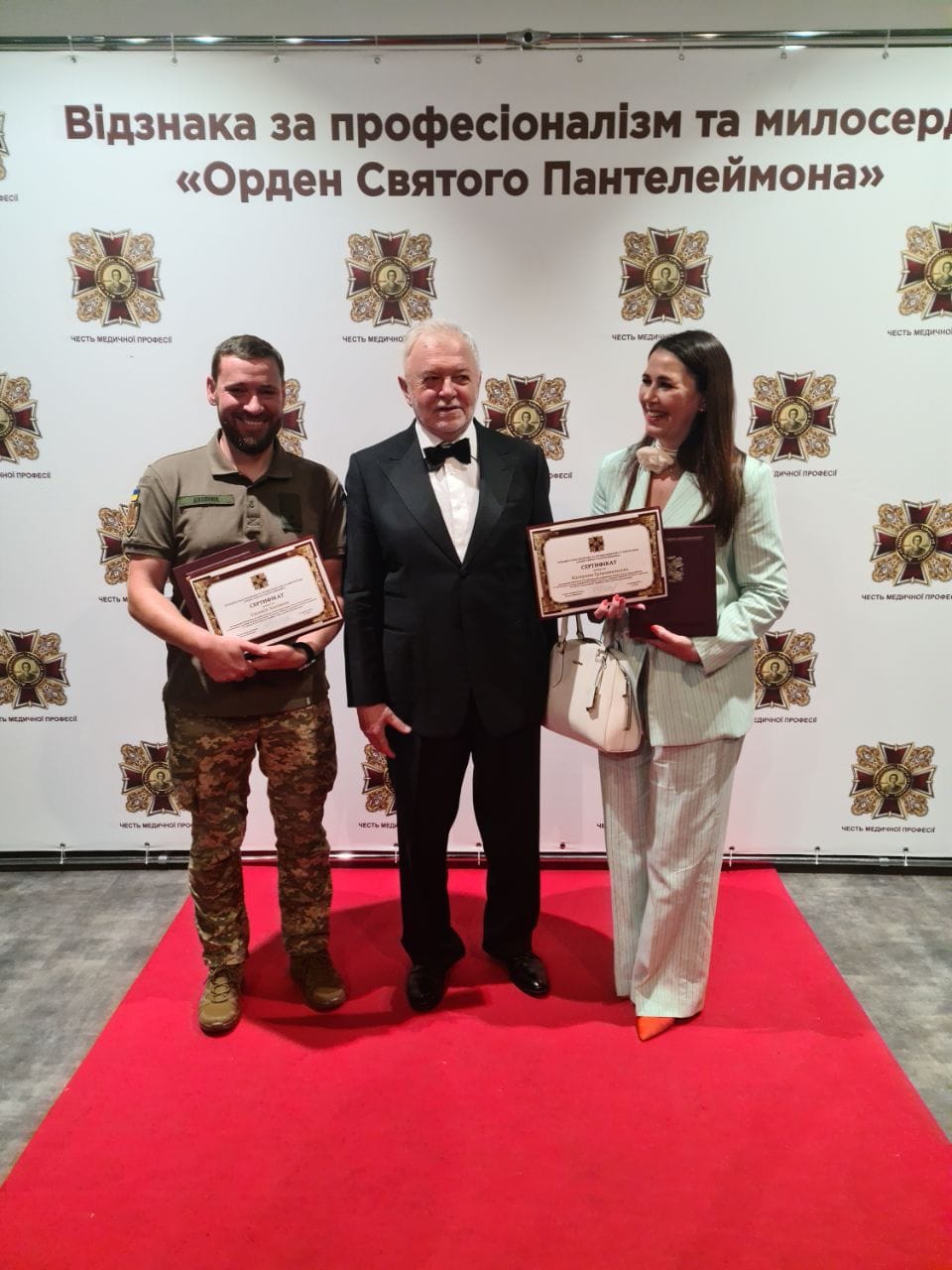 Новини Вінниці - фото з Військові та цивільні лікарі можуть подати заявку на «Медичний оскар»
