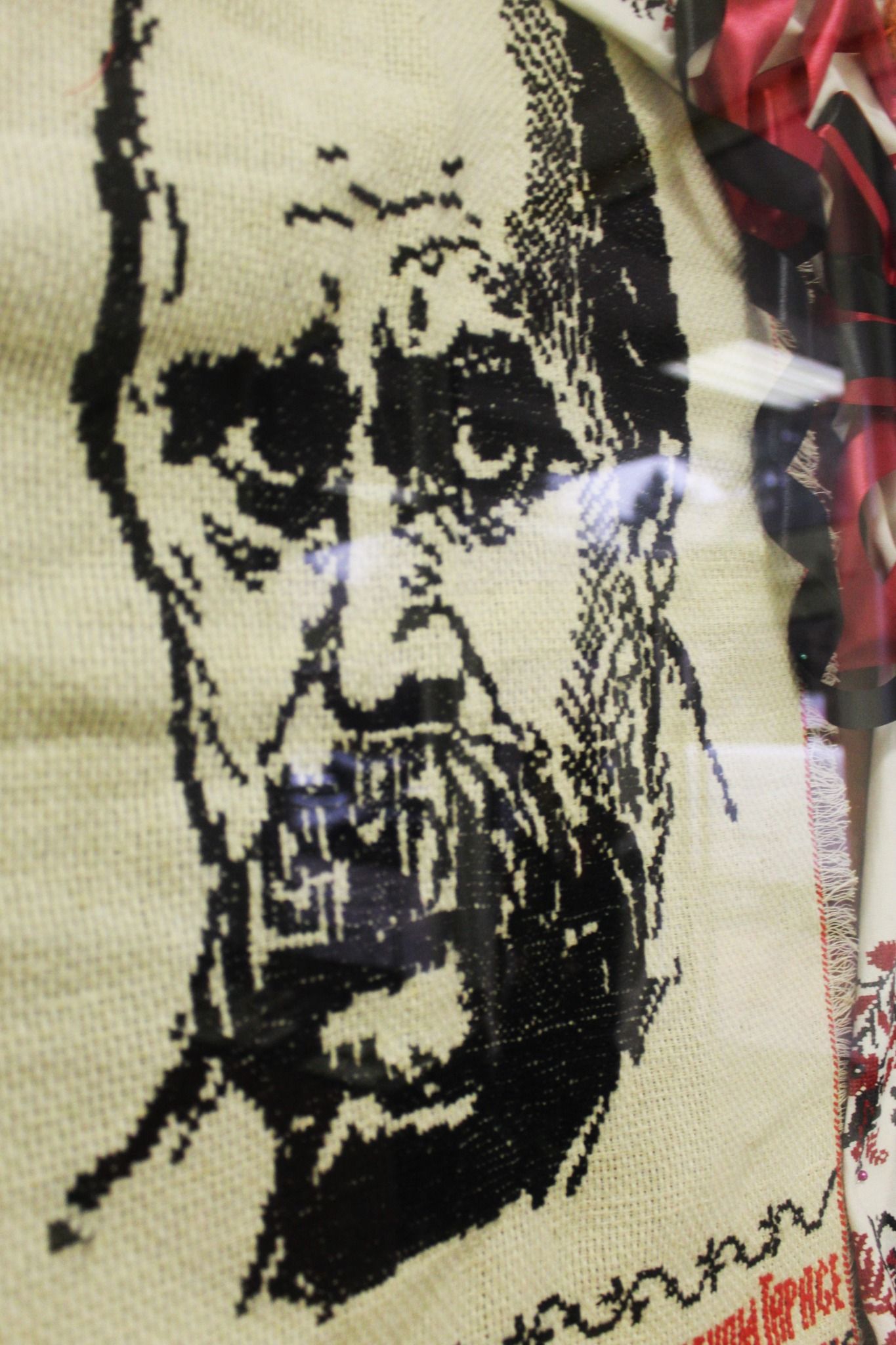 Новини Тернополя - фото з У тернопільському музеї відкрили виставку вишитих портретів Шевченка