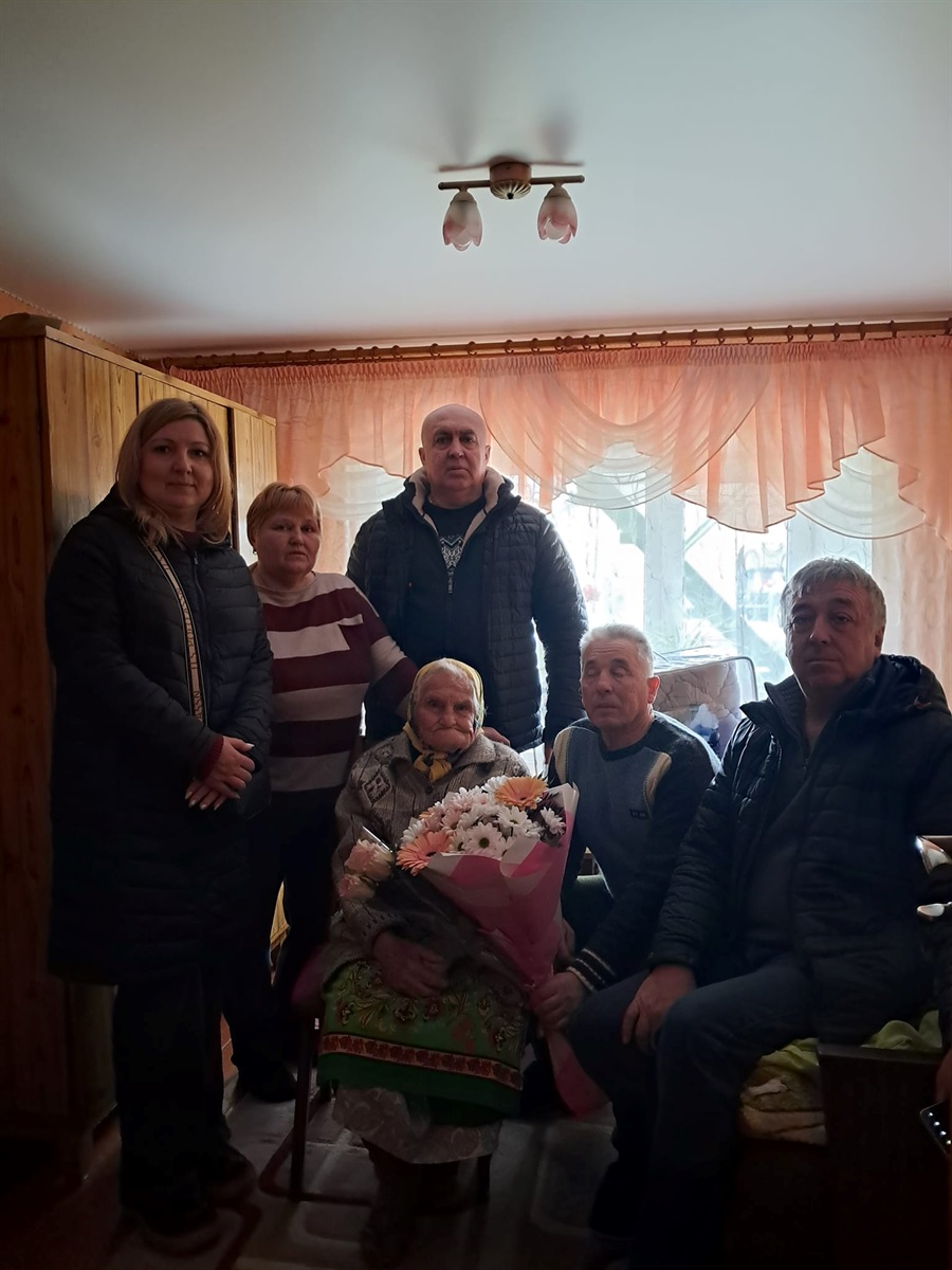 Новини Хмельницького - фото з 100-річний ювілей відсвяткувала жителька Старокостянтинівської громади