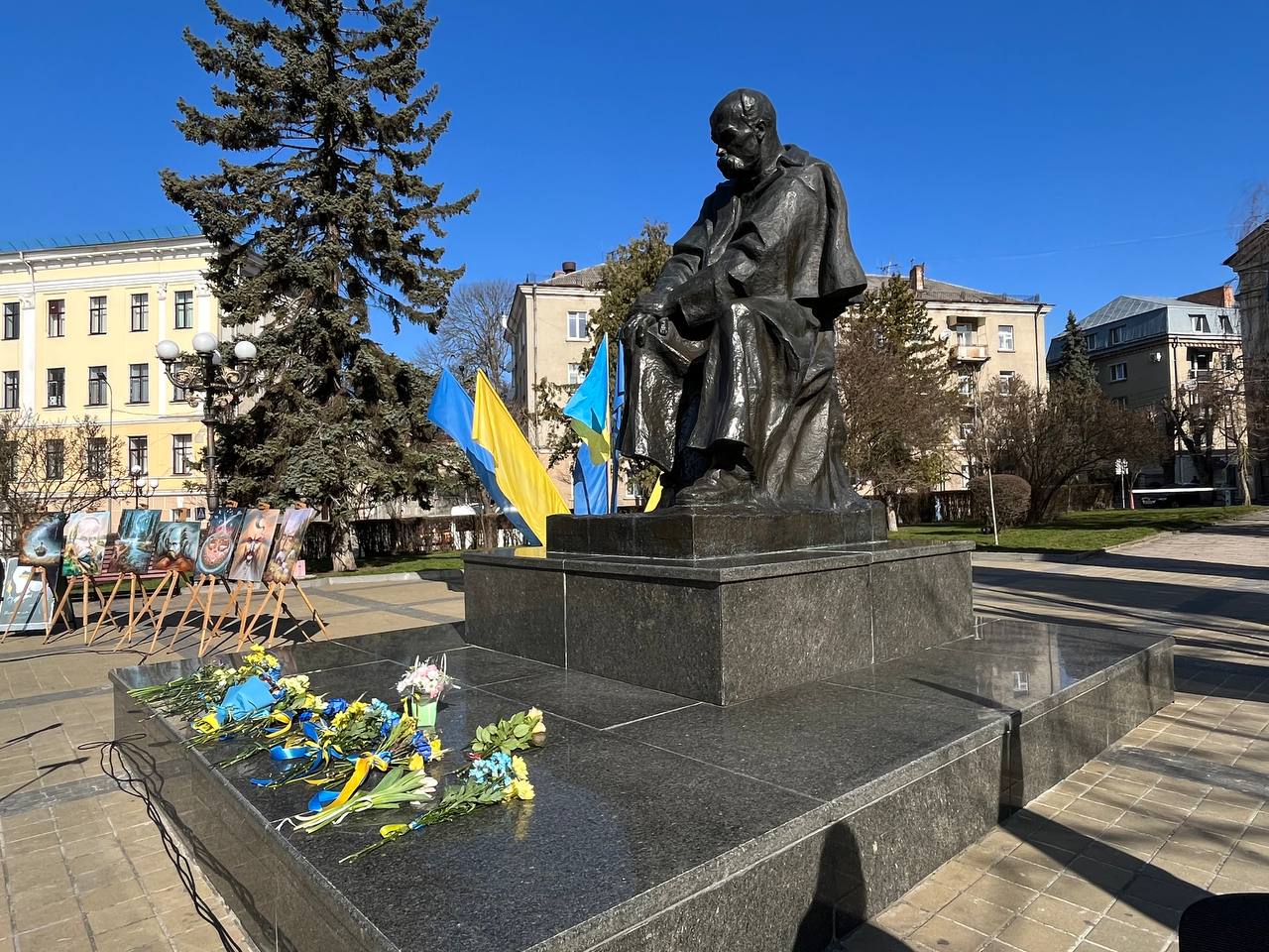 Новини Тернополя - фото з Кобзарю — 210! У Тернополі вшанували пам‘ять Тараса Шевченка
