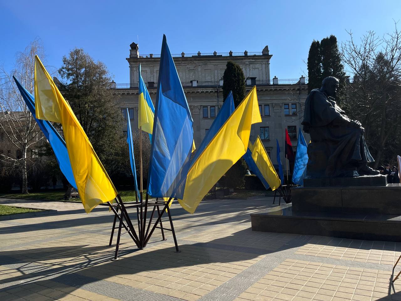 Новини Тернополя - фото з Кобзарю — 210! У Тернополі вшанували пам‘ять Тараса Шевченка