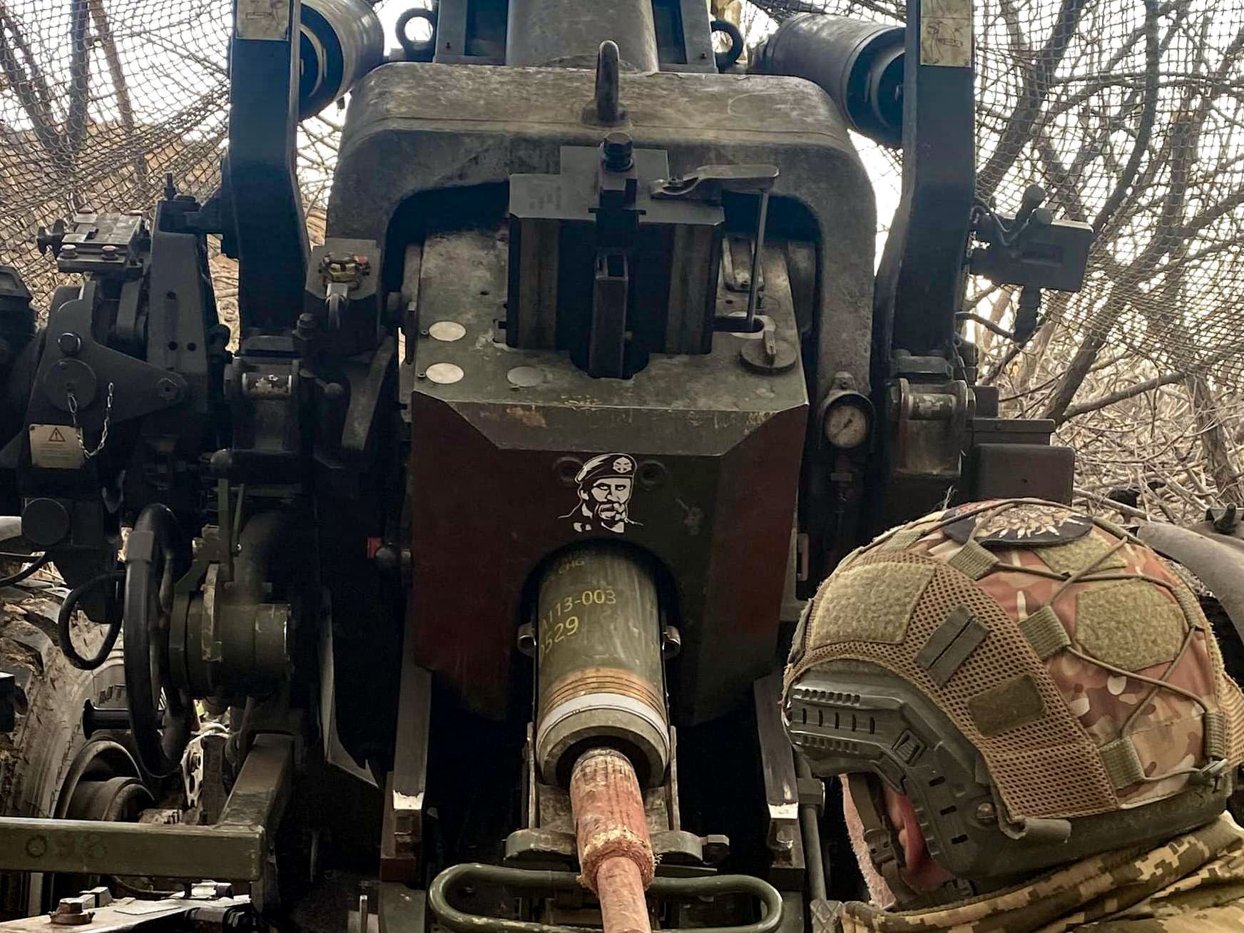 Новини Тернополя - фото з Артилеристи тернопільської бригади відпрацьовують по ворогу з посланнями Шевченка