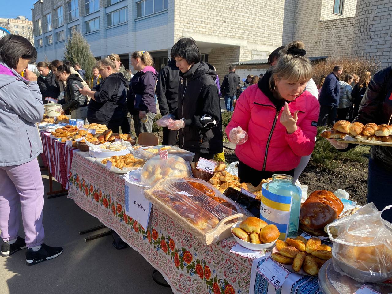Новини Вінниці - фото з Ярмарок-фестиваль «Тарасова смачна країна» на підтримку ЗСУ: 27-й ліцей зібрав рекордну суму