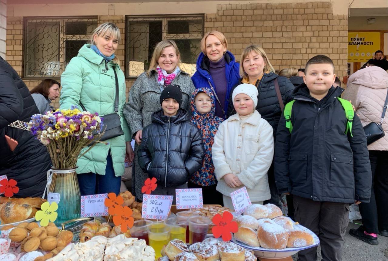Новини Вінниці - фото з Ярмарок-фестиваль «Тарасова смачна країна» на підтримку ЗСУ: 27-й ліцей зібрав рекордну суму