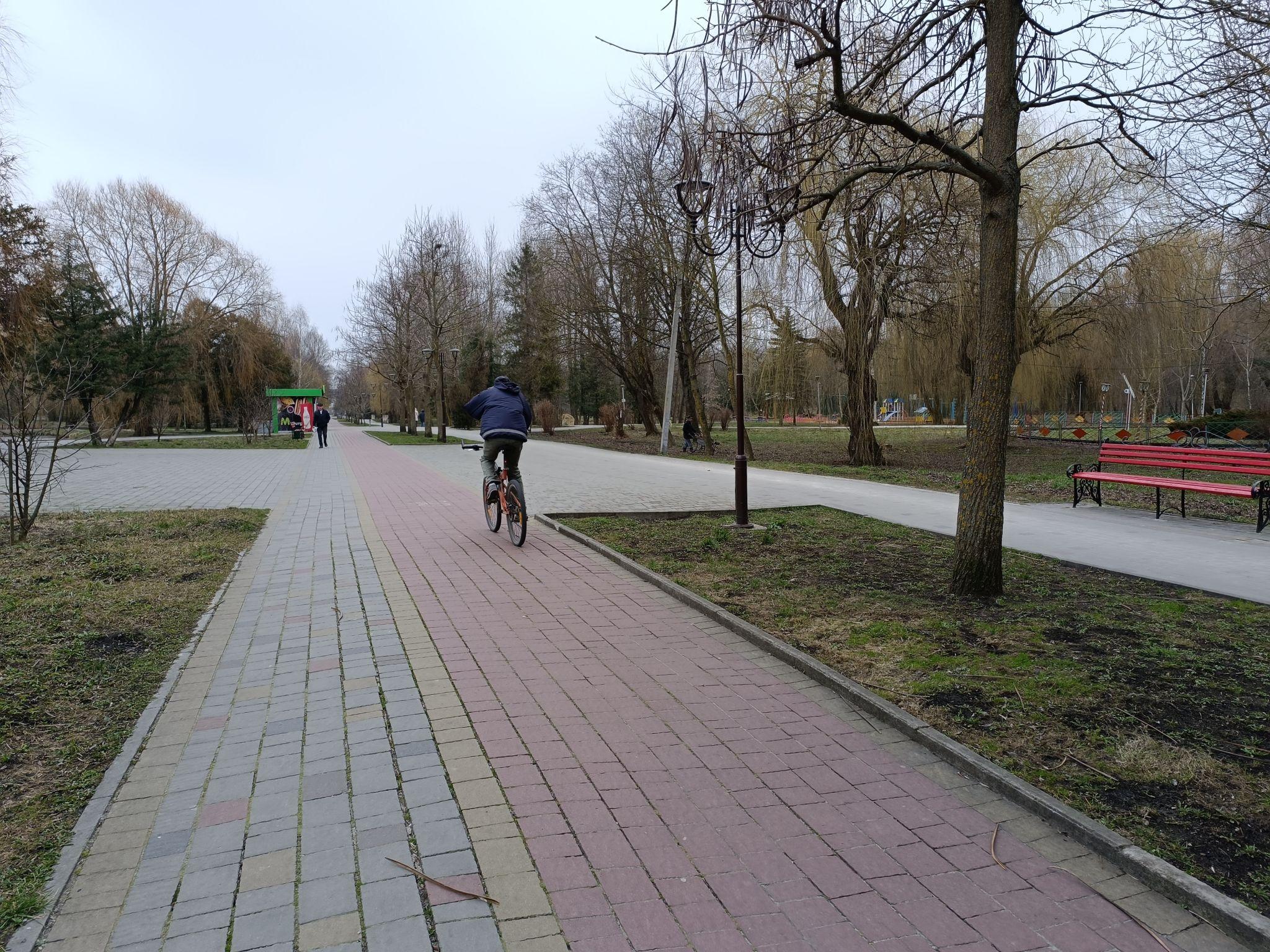 Новини Тернополя - фото з Знаки обмеження швидкості для велосипедів і самокатів у «Сопільче»: що про них треба знати?