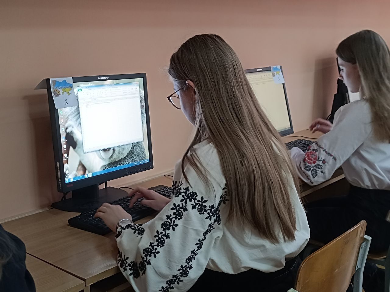 Новини Вінниці - фото з Грали в «Монополію», перетягували канат та їли вареники. Технічний коледж встановив рекорд