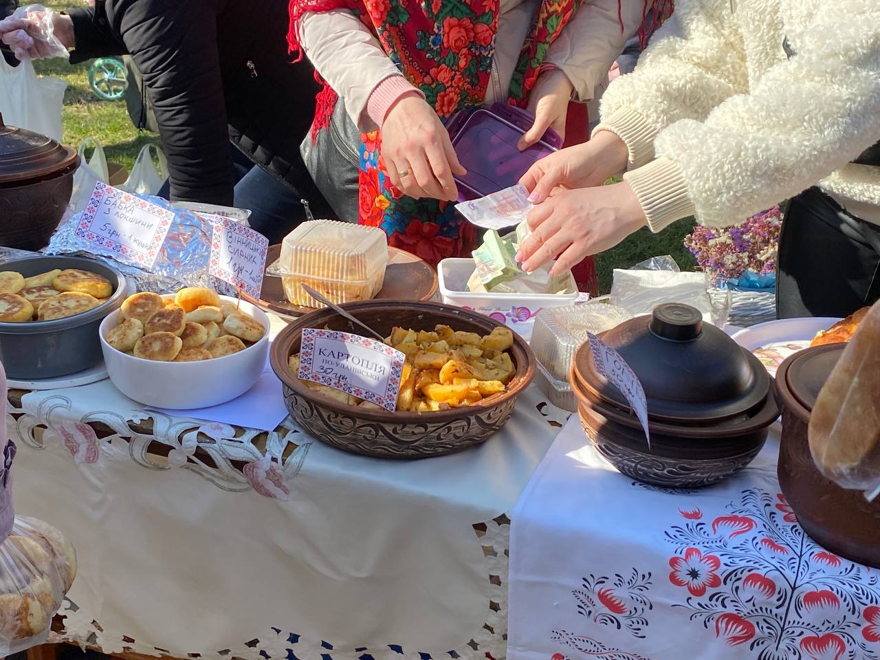 Новини Вінниці - фото з Ярмарок-фестиваль «Тарасова смачна країна» на підтримку ЗСУ: 27-й ліцей зібрав рекордну суму