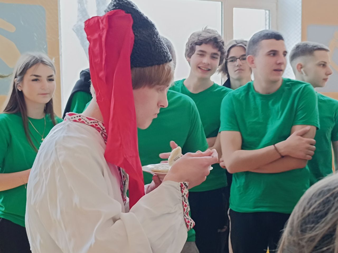 Новини Вінниці - фото з Грали в «Монополію», перетягували канат та їли вареники. Технічний коледж встановив рекорд