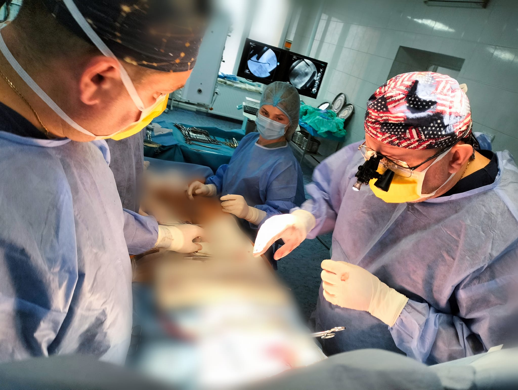 Новини Вінниці - фото з Кардіохірурги видалили металеві уламки з працюючого серця пацієнта