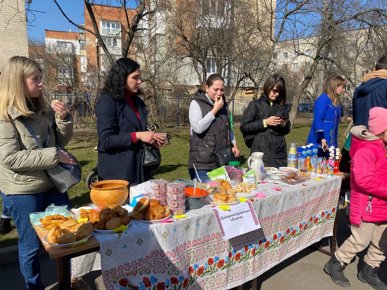 Новини Вінниці - фото з Ярмарок-фестиваль «Тарасова смачна країна» на підтримку ЗСУ: 27-й ліцей зібрав рекордну суму