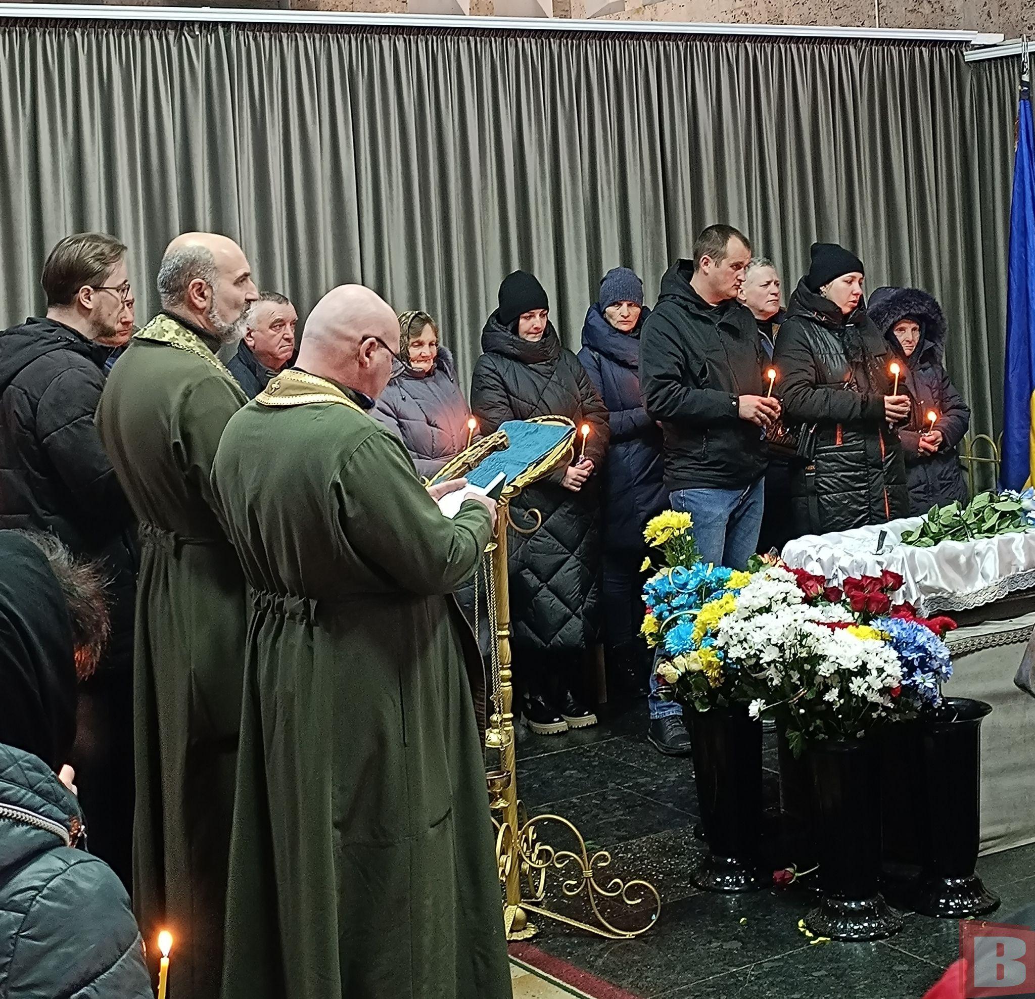 Новини Хмельницького - фото з У Хмельницькому попрощались із солдатом Володимиром Максимінчуком