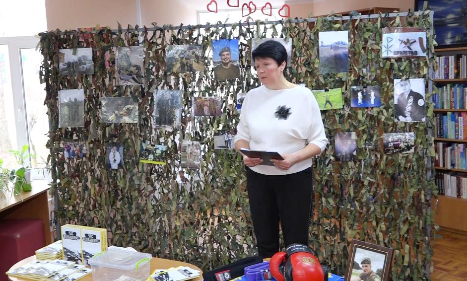 Новини Вінниці - фото з Батьки загиблого захисника презентували книгу сина «Час відважних»