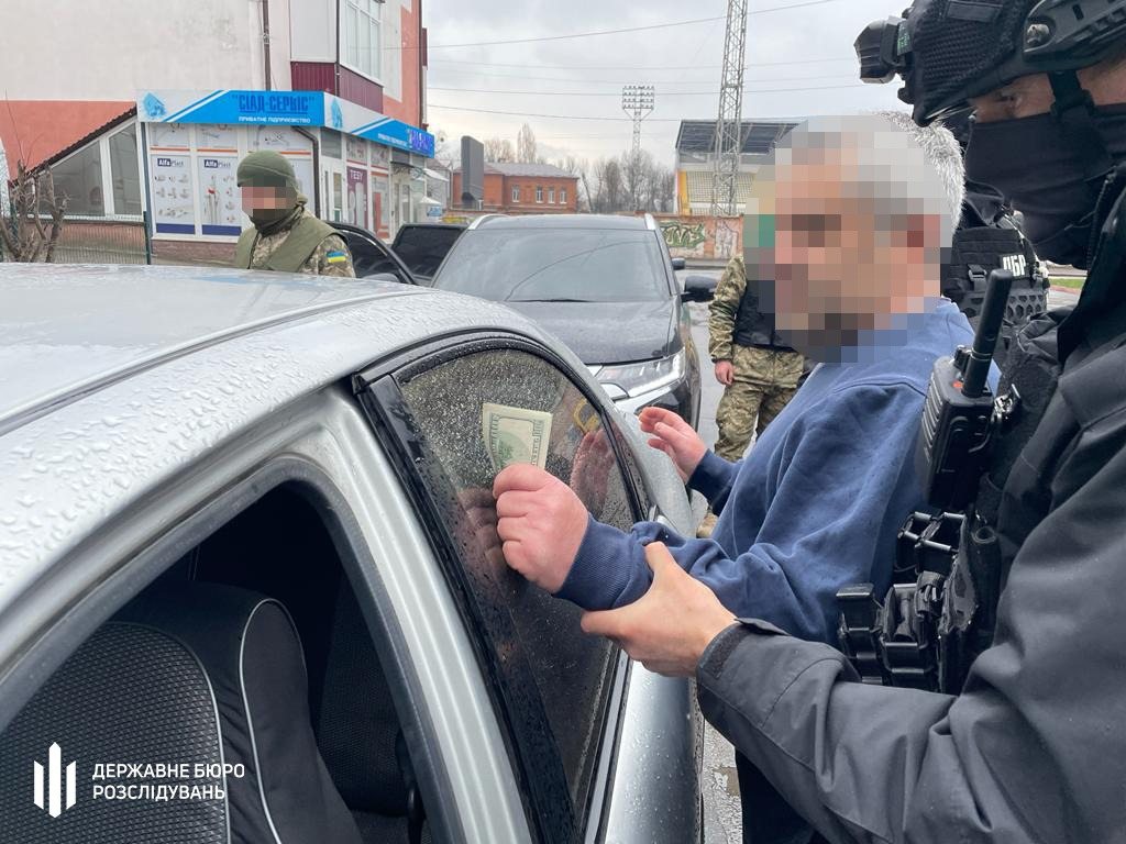 Новини Хмельницького - фото з На Хмельниччині правоохоронець допомагав ухилянтам: його судитимуть