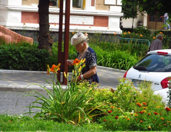 Новини Тернополя - фото з Бабуся, яку дехто називав символом міста. Відео про тернопільську Шапокляк