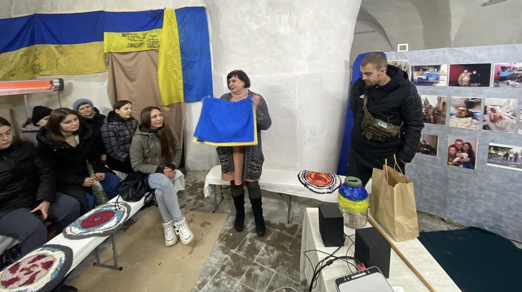 Новини Вінниці - фото з Розповів землякам про перемогу на марафоні у Токіо. Роман Кашпур повернувся додому у Хмільник