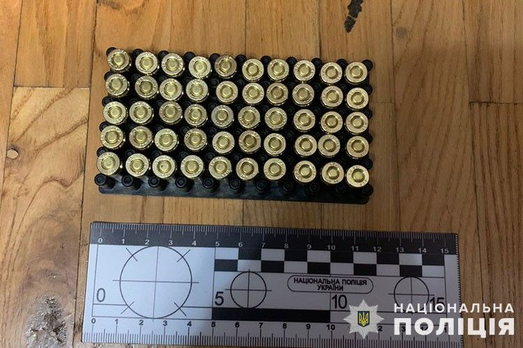 Новини Тернополя - фото з У Підволочиську чоловік продавав перероблений пістолет