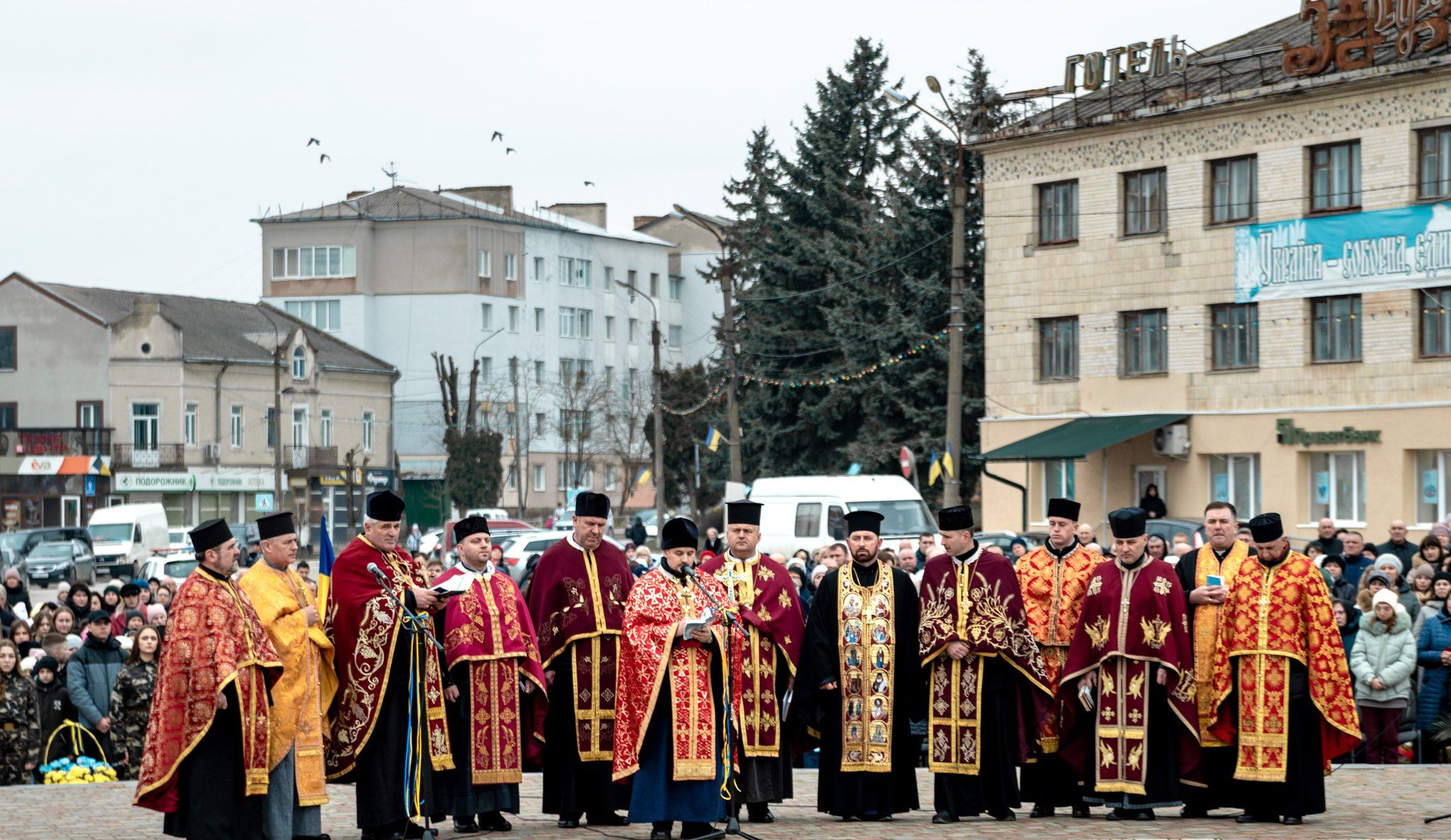 Новини Тернополя - фото з У Гусятині відкрили Алею Пам’яті Героїв