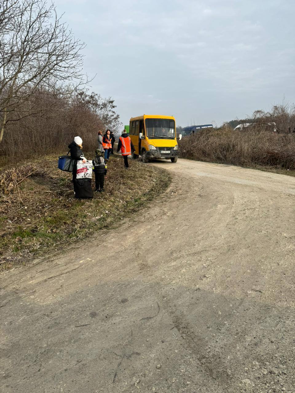 Новини Хмельницького - фото з Зсув ґрунту на Хмельниччині: «Укрзалізниця» перекрила рух потягів