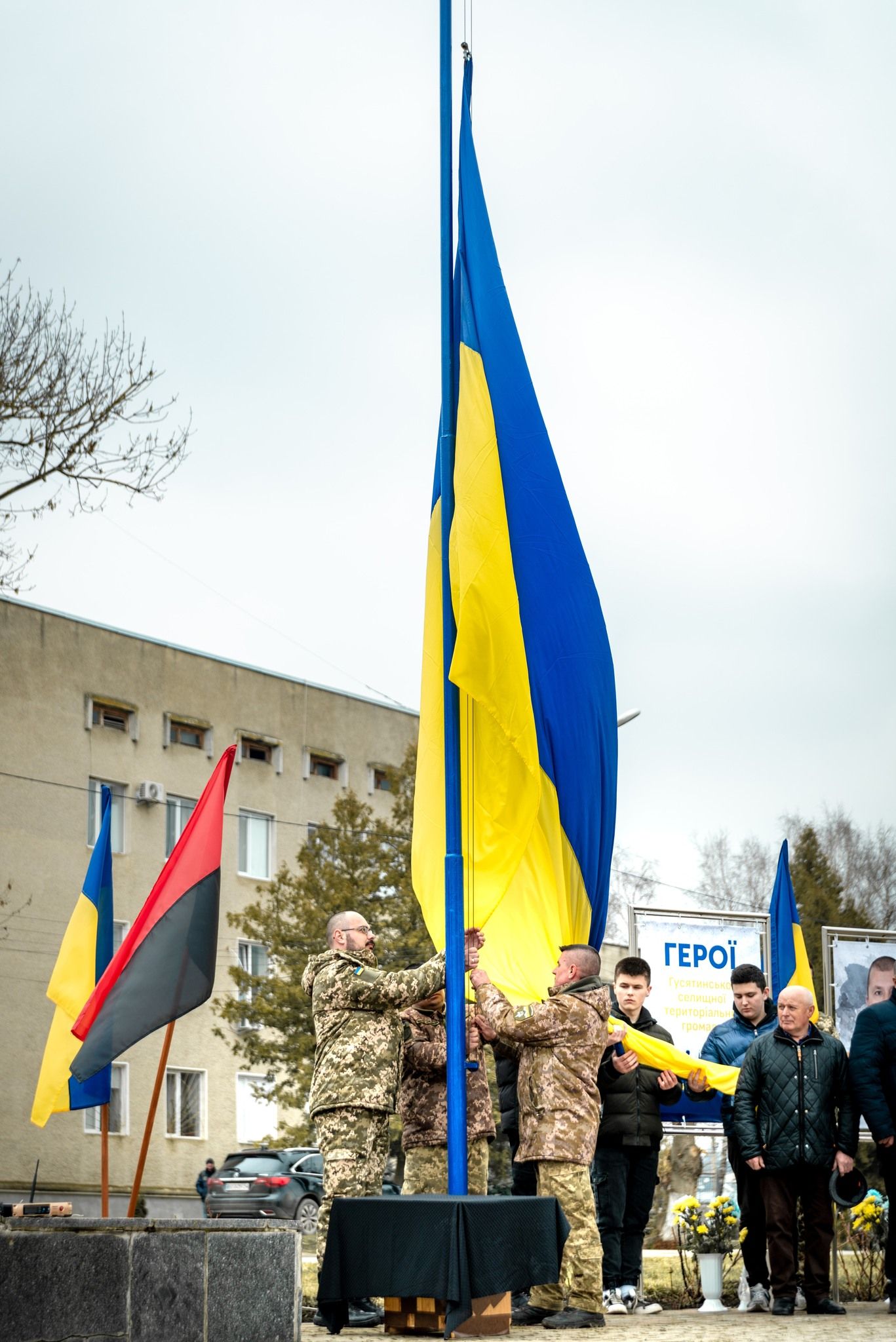 Новини Тернополя - фото з У Гусятині відкрили Алею Пам’яті Героїв