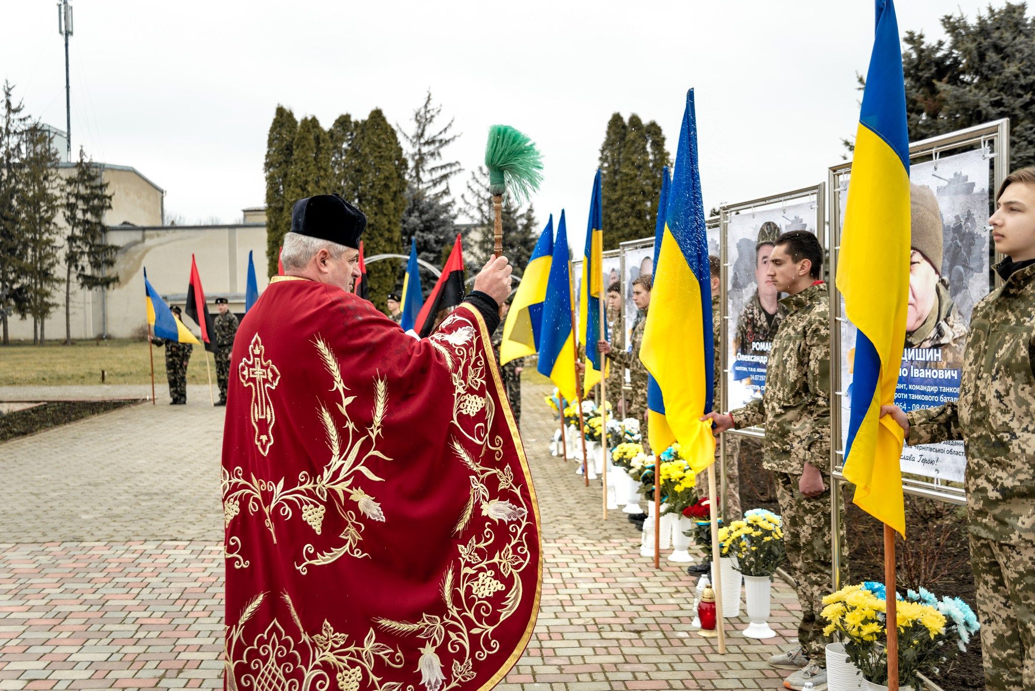 Новини Тернополя - фото з У Гусятині відкрили Алею Пам’яті Героїв