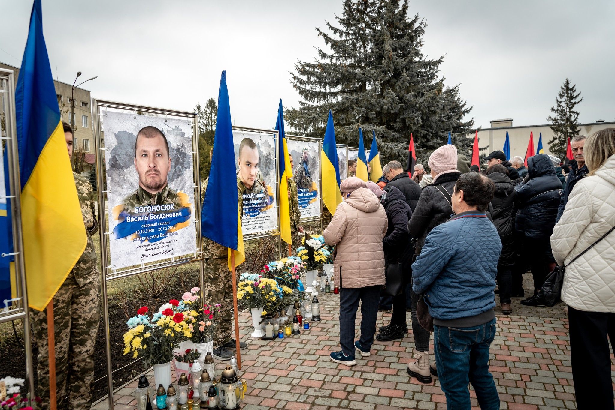 Новини Тернополя - фото з У Гусятині відкрили Алею Пам’яті Героїв