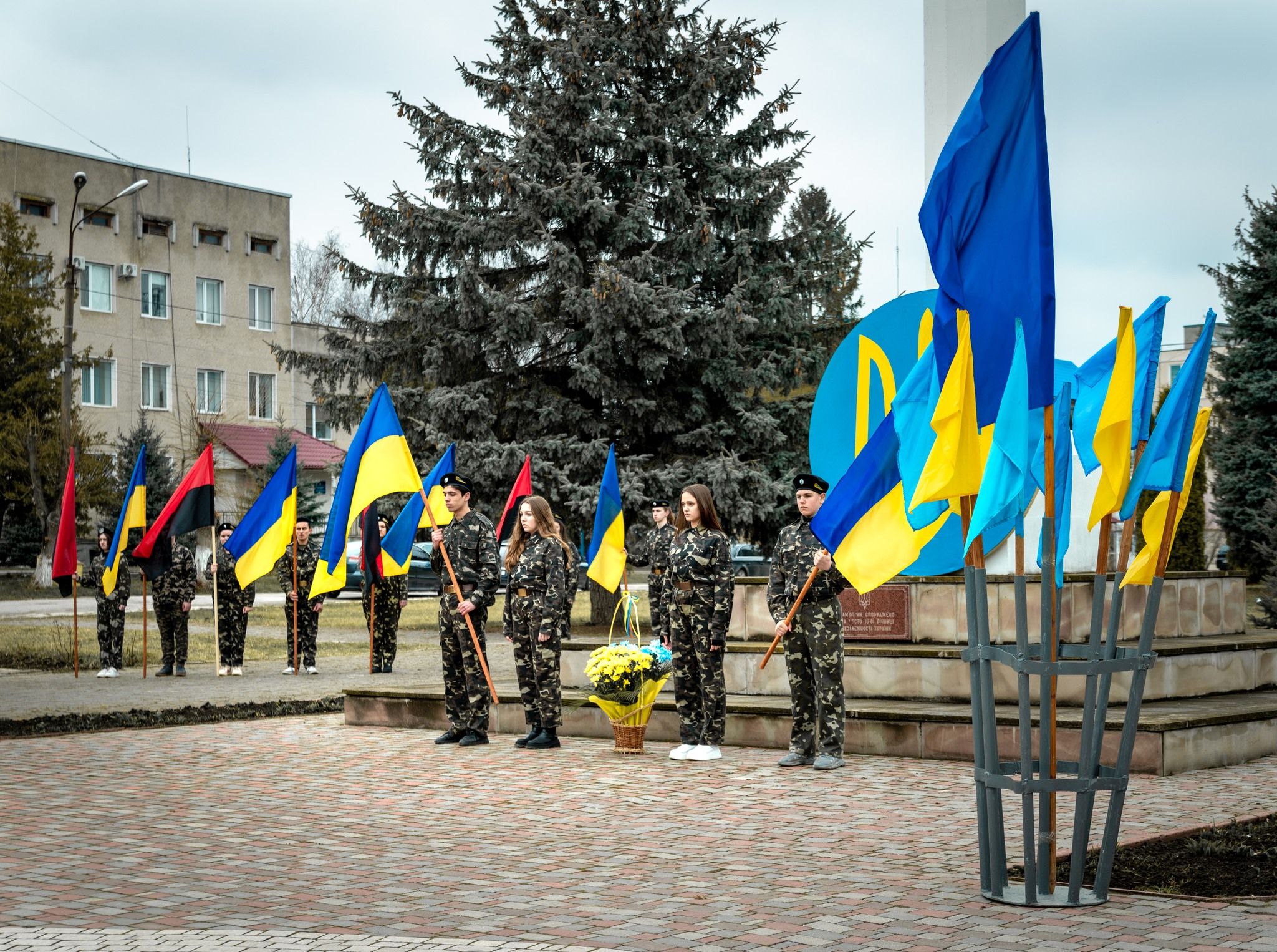 Новини Тернополя - фото з У Гусятині відкрили Алею Пам’яті Героїв