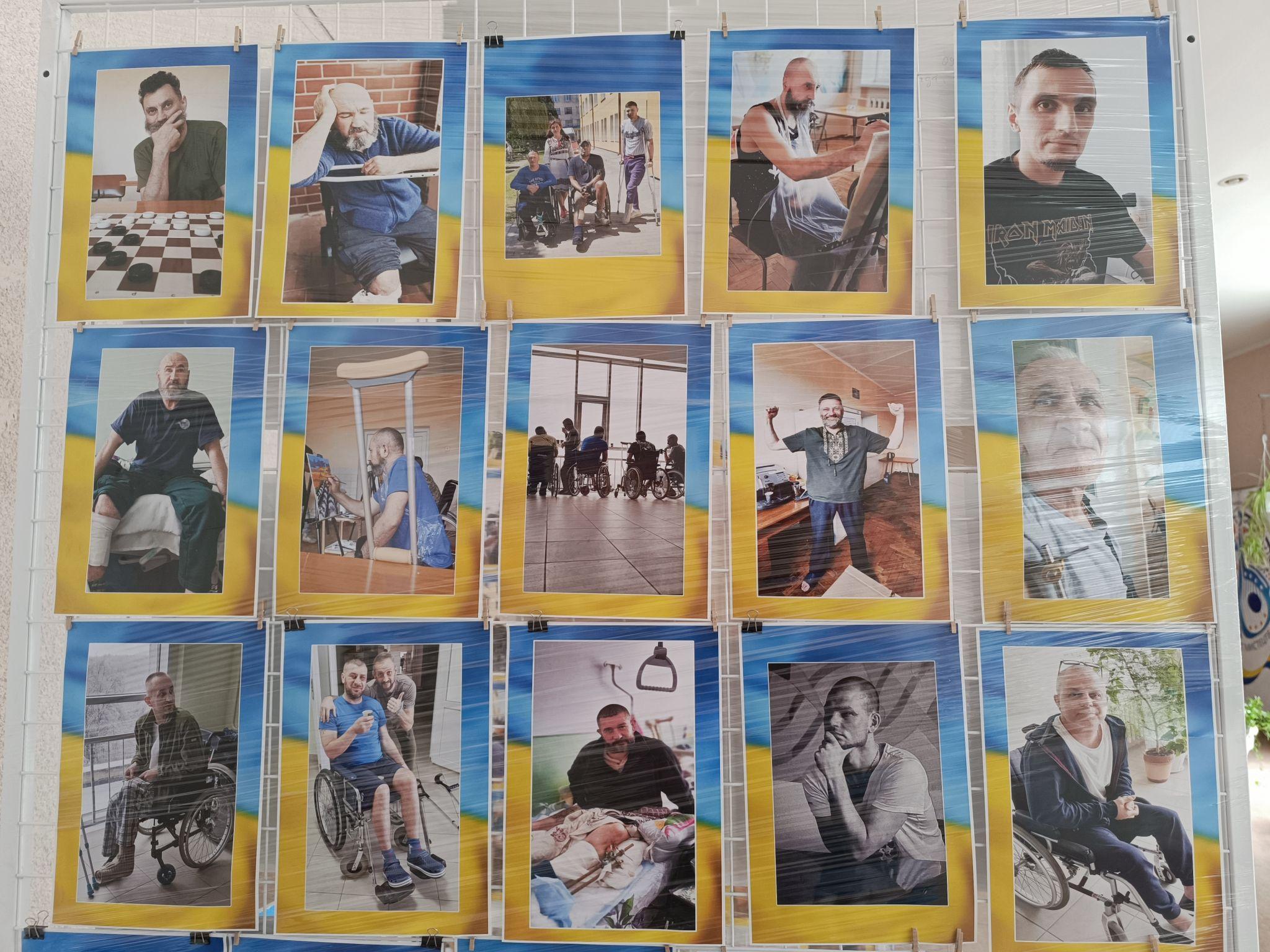 Новини Тернополя - фото з «За малюнками приховані біль і втрати»: військові під час реабілітації намалювали картини (ФОТО)