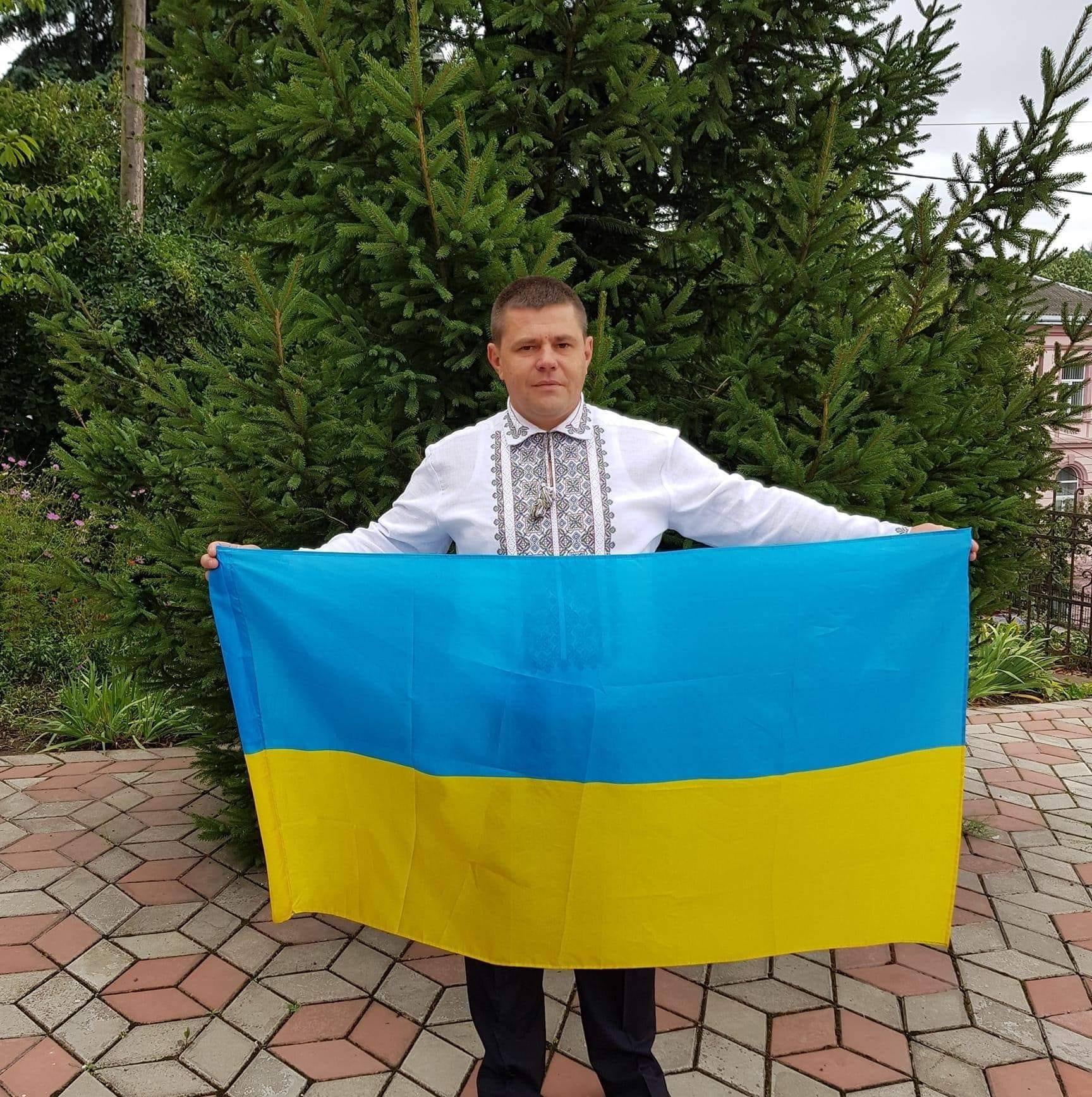 Новини Тернополя - фото з Обшуки в облраді: депутата підозрюють в отриманні хабаря, журналістів на місце події не впускають