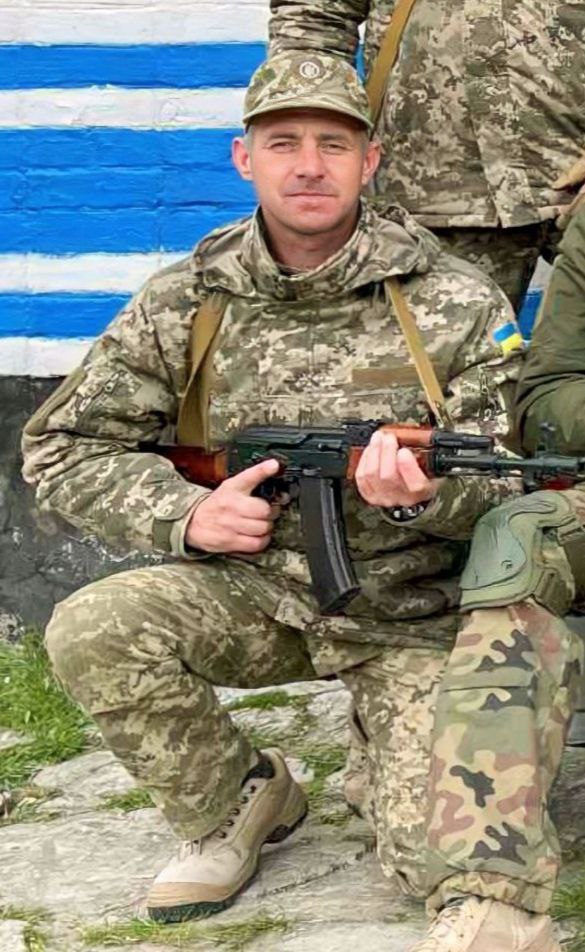 Новини Тернополя - фото з У Монастириській громаді прощатимуться з загиблим воїном Романом Сухецьким На зображенні може бути: 1 особа