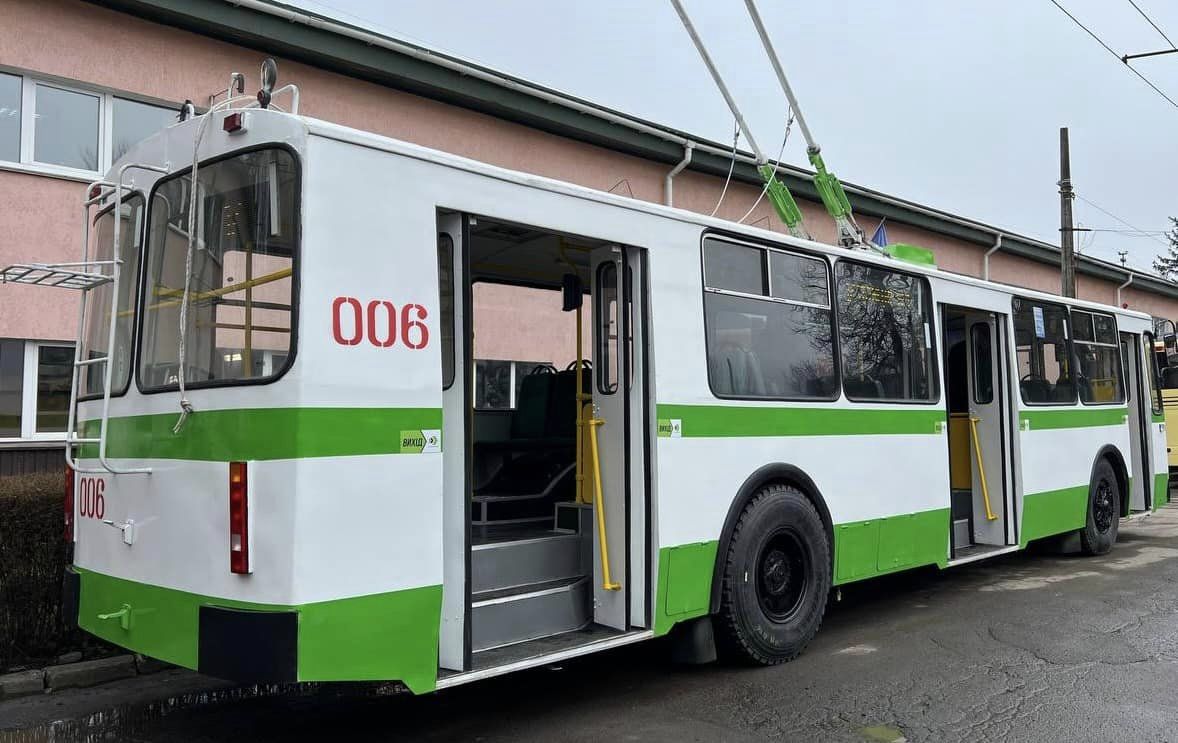 Новини Хмельницького - фото з У Хмельницькому зробили капремонт тролейбуса