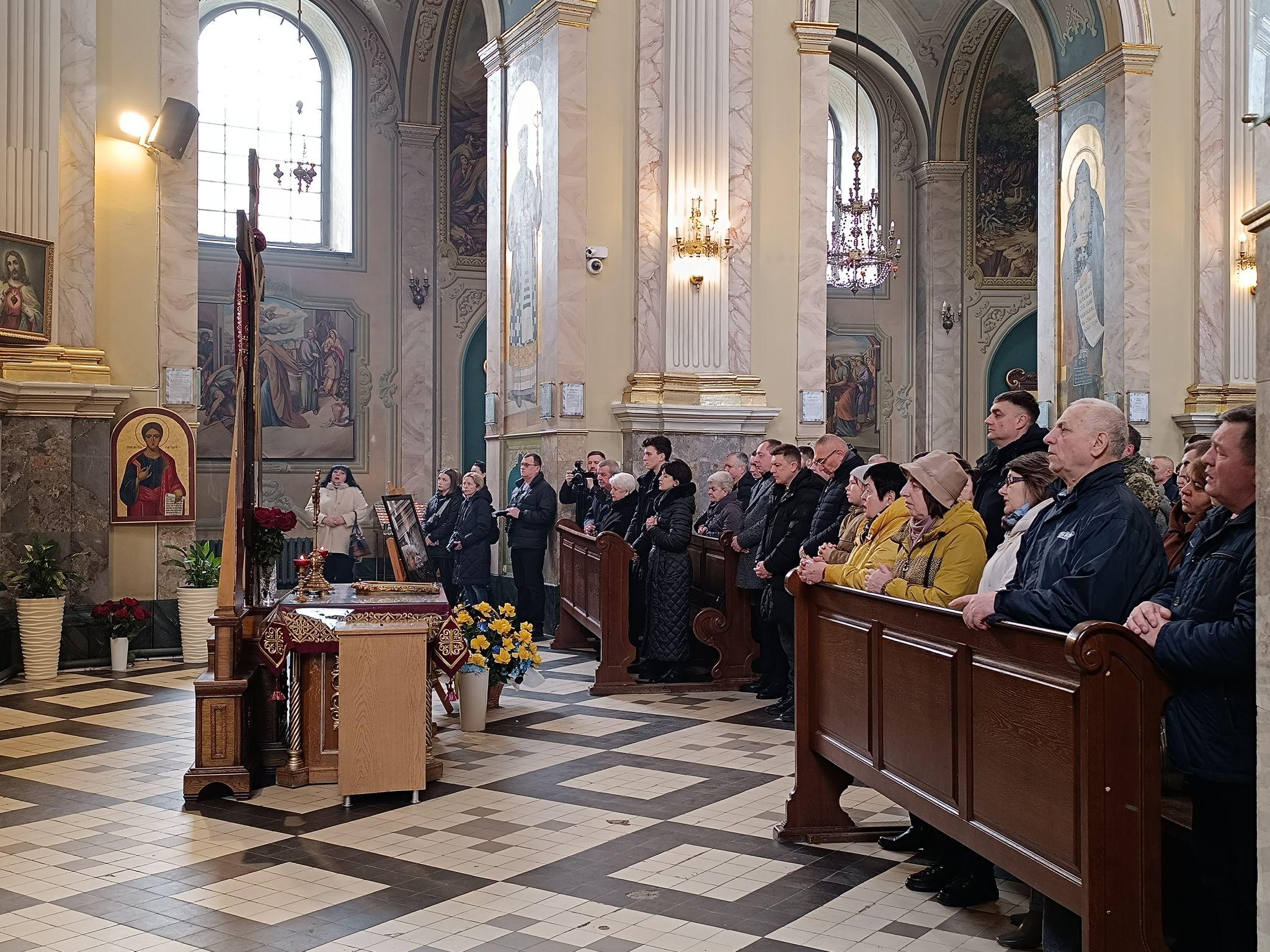 Новини Тернополя - фото з Рік, як не з нами Любомир Крупа. У Тернополі вшанували пам’ять полеглого Героя