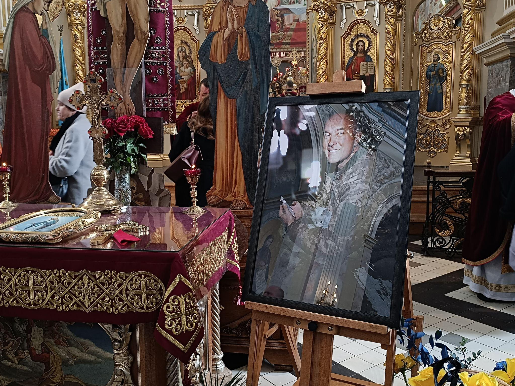 Новини Тернополя - фото з Рік, як не з нами Любомир Крупа. У Тернополі вшанували пам’ять полеглого Героя