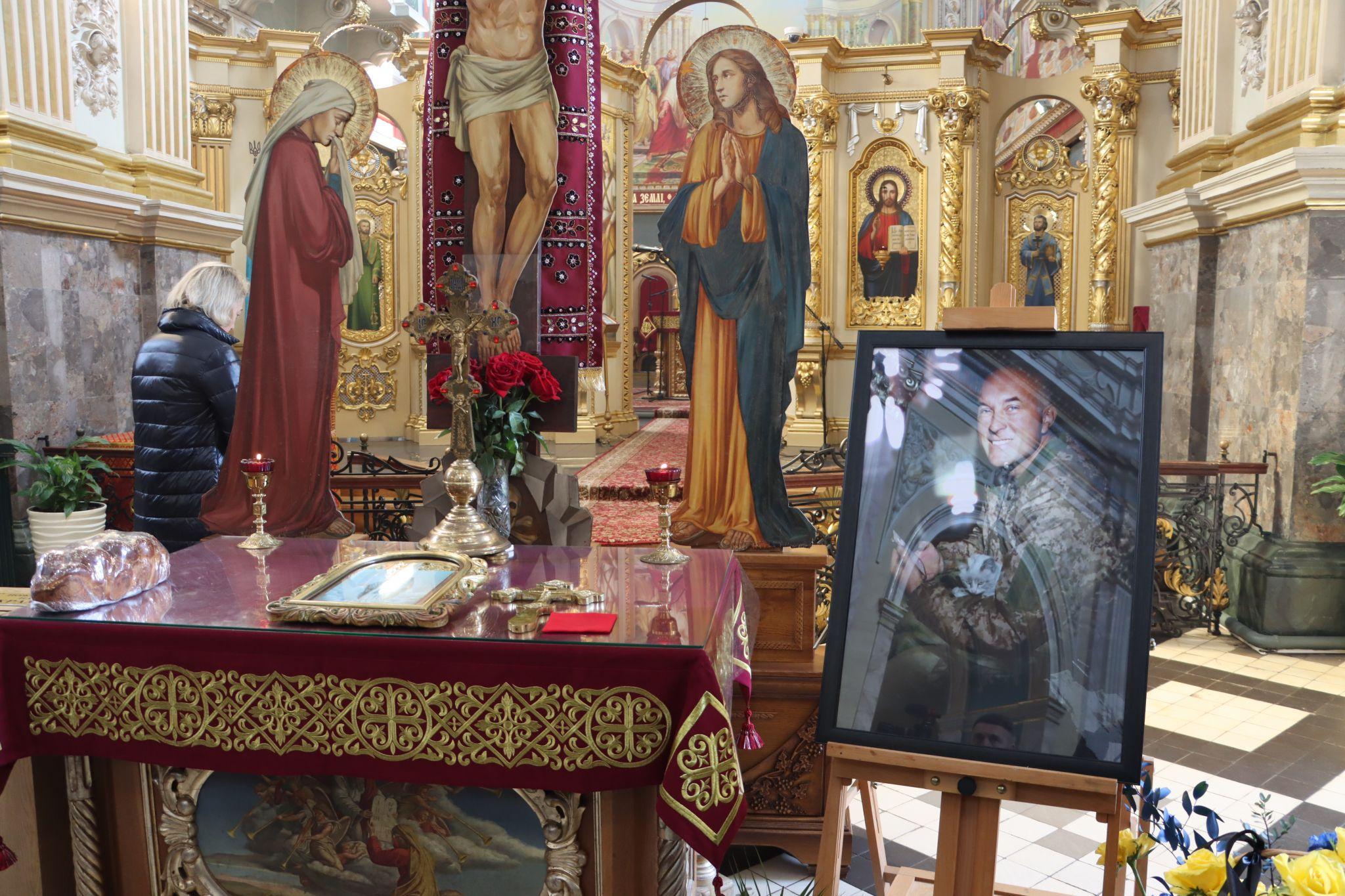 Новини Тернополя - фото з Рік, як не з нами Любомир Крупа. У Тернополі вшанували пам’ять полеглого Героя