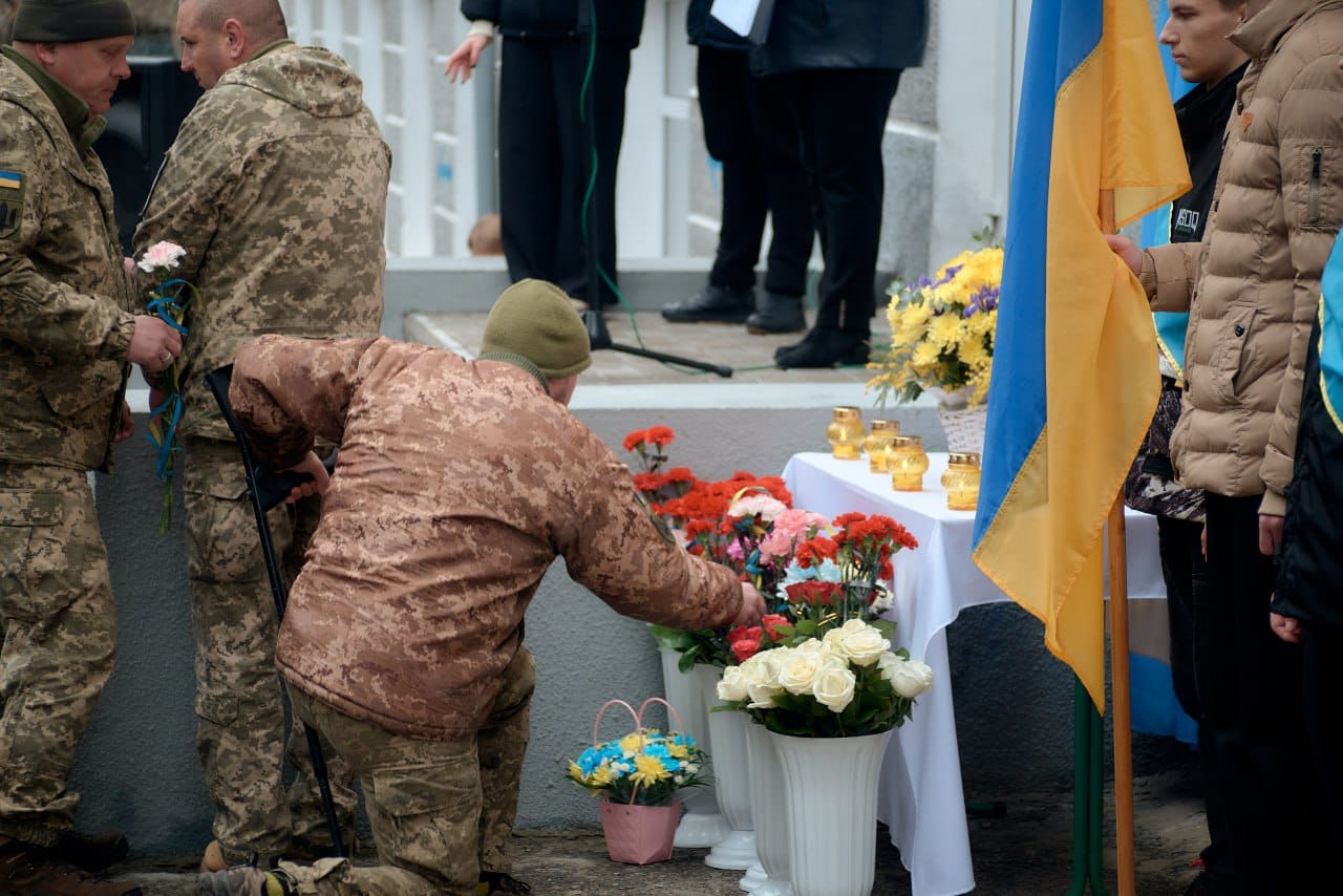 Возможно, это изображение 8 человек и Могила неизвестного солдата в США