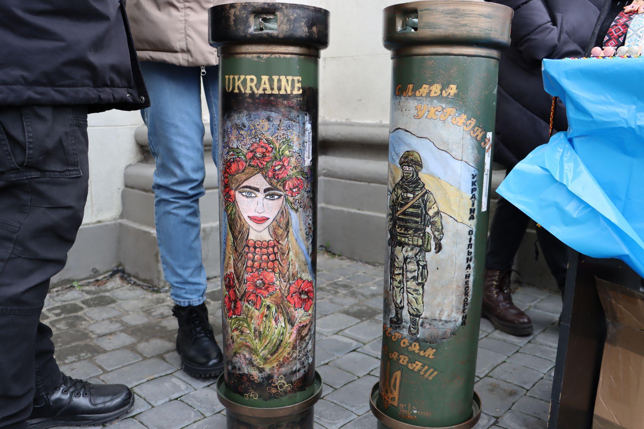 Новини Тернополя - фото з Волонтери ярмаркували у центрі Тернополя і збирали гроші на тактичні аптечки для захисників