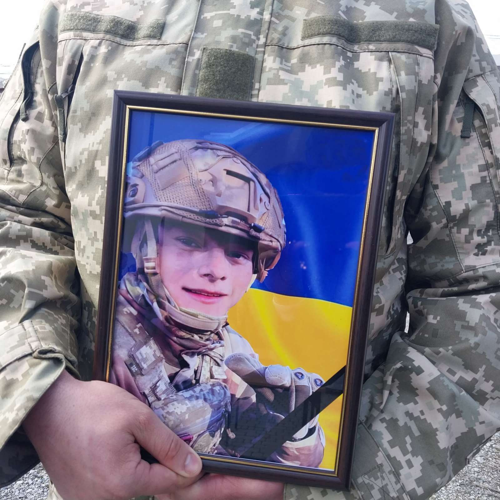 Новини Тернополя - фото з У Борщівській громаді попрощалися з воїном Павлом Пантєєвим